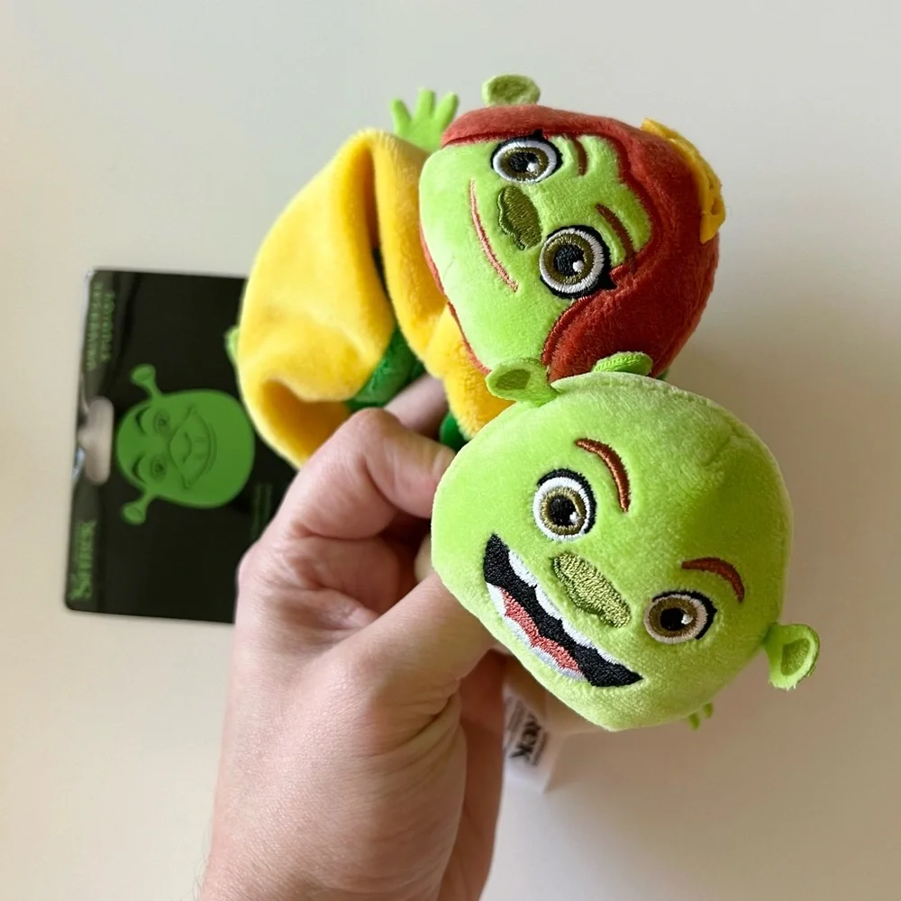 NWT Universal Studios Dreamworks Shrek & Princess Fiona Plush Hair Scrunchie Set
